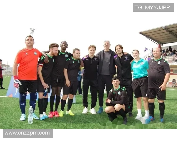 欧洲足球明星独特走路风格解析与魅力展现 欧洲足球明星独特走路风格解析与魅力展现