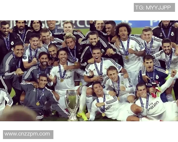 18年足球明星佩的辉煌历程与传奇瞬间回顾