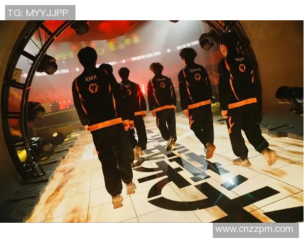 足球巨星背影的故事与荣耀展现了他们不为人知的奋斗与坚持